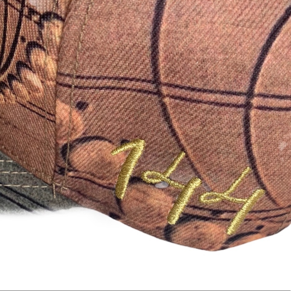 Crop Circle SnapBack 👽 - Picture 2 of 7